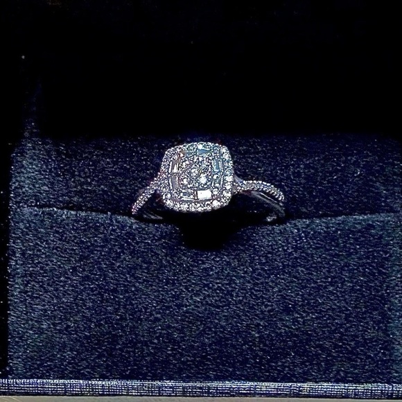 Zales White Gold Diamond Ring - Picture 2 of 11